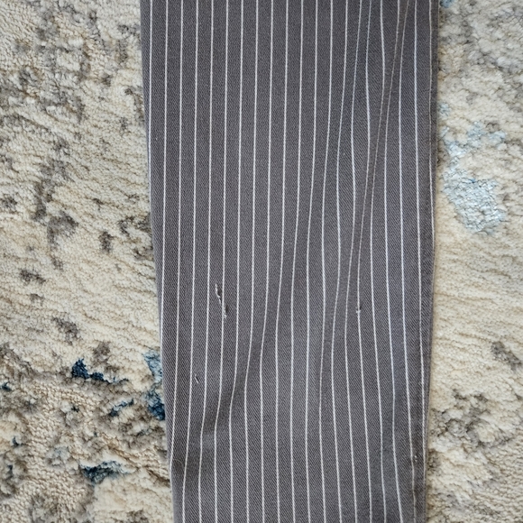 UNIQLO gray stripped jeggings - Picture 7 of 9